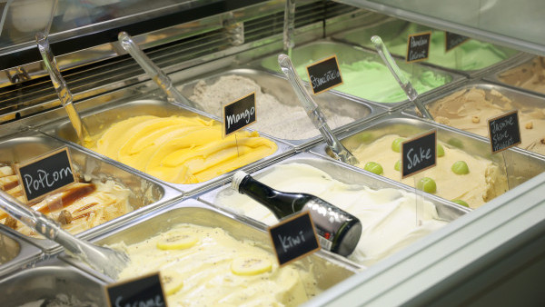 觀塘工廈發現手工 Gelato 店 本地製造 12 款口味 / 驚奇香印提子清酒口味