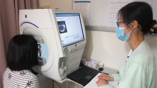 本港高達8% 50歲或以上市民患青光眼！醫管局青光眼治療計劃資助病人睇私家醫生