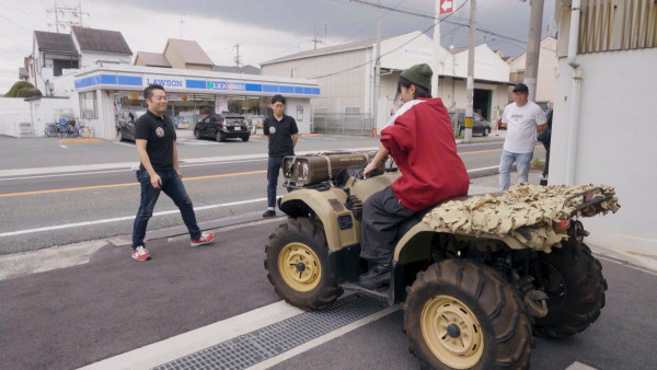 回憶守護隊｜Sica深度遊日本發掘當地人回憶 化身指揮官體驗坐坦克車遊街