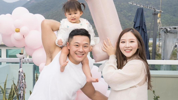 30歲關曜儁宣布太太有喜佗第二胎！IG公布喜訊：「上天賜左一個好字俾我哋」