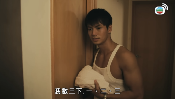 39歲羅子溢佬味濃由爆肌男蛻變愛家好男人 42吋黑實巨胸成羅仲謙代名詞