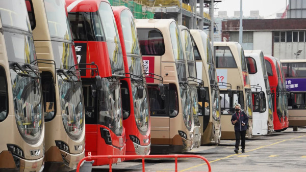 巴士口水戰！烈火奶奶大戰阿伯爆爭執火力十足：夠鐘喇你