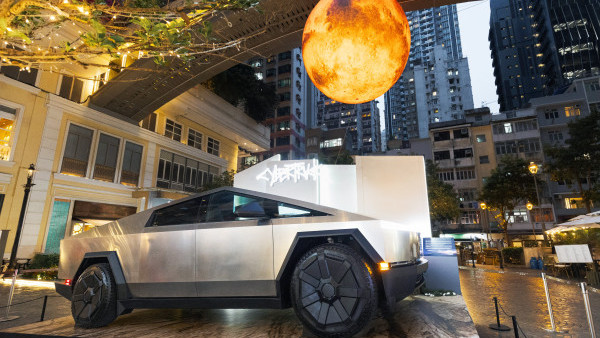 Tesla Cybertruck 登陸香港！即日起公開展出！設免費工作坊+簡介會