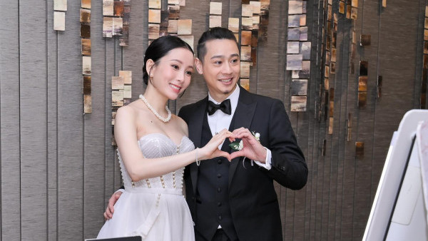 41歲文凱玲婚後4個多月宣布誕下囡囡！極速報喜追龍B孕照曝光
