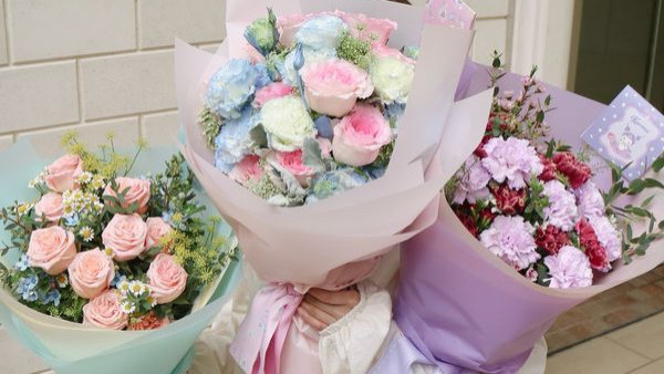 連鎖花店推Sanrio角色主題母親節花束！Kuromi/Cinnamoroll花束連絲巾+心意卡