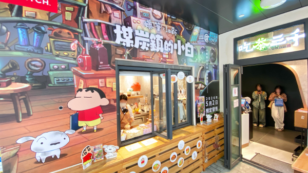 吃茶三千推出蠟筆小新主題茶飲店！送獨家設計飲品杯套+拍照打卡位