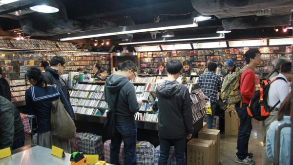 旺角碟舖推行捉賊優惠 成功者即享全年半價優惠！