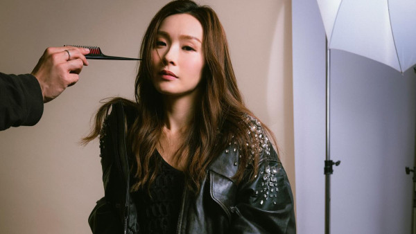 李佳芯被爆新戀情紅雨期間低調撐枱腳 疑似男友曝光傳秘戀一年多