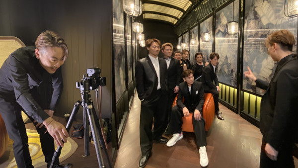 胡渭康率領《中年好聲音》唱將開慈善騷 顏米羔兼顧做埋攝影師影海報