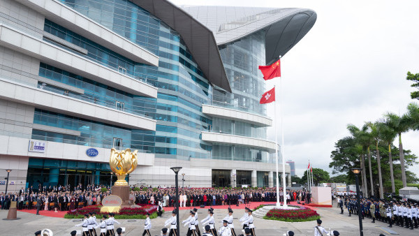 七一假期交通｜運輸署實施口岸特別交通安排 配合升旗儀式封閉港島一帶路段 