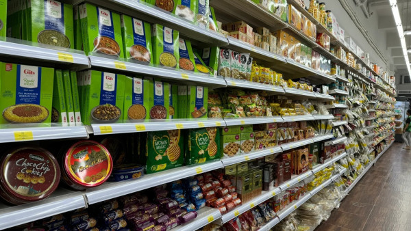 港島新開印度超市驚見發霉餐包 網民初嚐1飲品形容味道似身體異味？