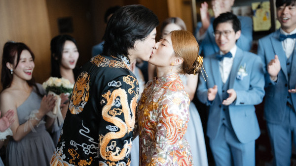 牛雜妹結婚丨李亦喬與夫婿走出小產陰霾結婚 金器掛滿身 聽愛的宣言感動落淚