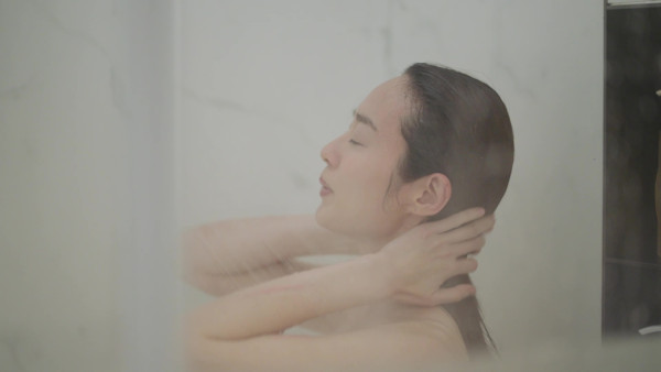 法證先鋒6｜蔡潔出浴戲晒白滑肌膚再成焦點 露香肩長腿吸睛程度不輸上輯