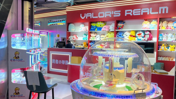 旺角新開全新遊戲機中心！彩虹池 / 大型夾公仔機 / Sanrio景品