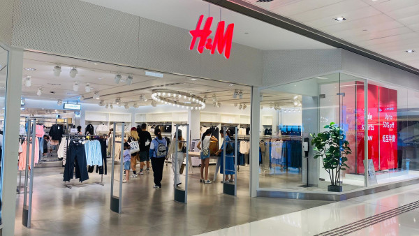 沙田H&M周三結業半價優惠！現場大清貨$10起T恤/短褲/連身裙