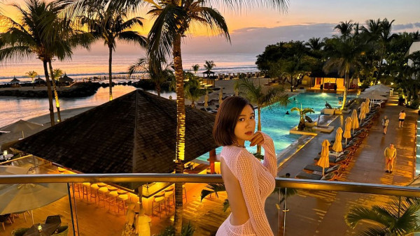 前TVB女星真空大露背曬S型身材！大騷側乳身材火辣 挑戰性感尺度 