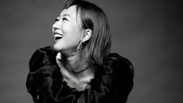 《東張》女主持容羨媛IG宣布離巢TVB！晒海量巨星集郵合照：「工作16年...我係我」