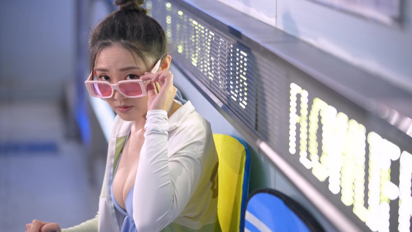 林秀怡激罕著比堅尼泳衣晒澎湃上圍 「禾稈冚珍珠」身材秒殺廖慧儀