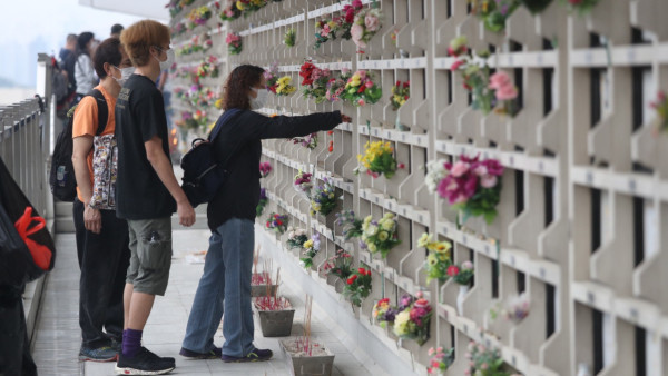重陽節特別交通安排！各區實施特別交通措施便利市民掃墓 食環部分化寶爐服務須網上預約