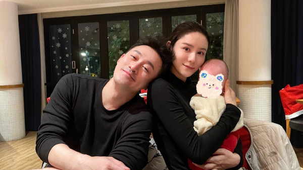 林峯上海兩層高豪宅意外曝光！巨型落地玻璃望江景 屋企大到有旋轉樓梯？