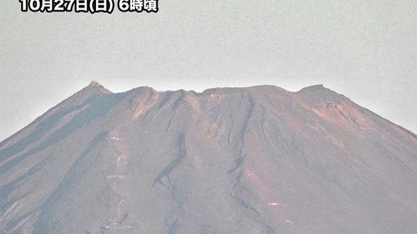 富士山頂10月底仍然光禿禿 創130年最晚初冠雪紀錄！極端氣候影響積雪延遲