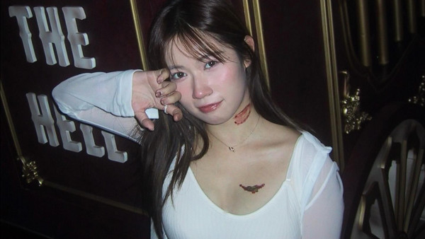 波波黃婧靈Halloween造型迫爆小背心 波濤洶湧極震撼頸部驚現咬痕？