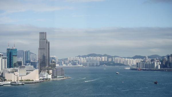 小紅書熱議港府搶人才政策 聲稱畢業即可拎香港身分？網友反應兩極：根本是騙局