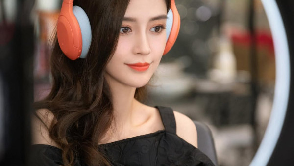 Angelababy戴口罩孭過百萬Hermès手袋難掩星味！網民笑指：應該沒想過低調吧