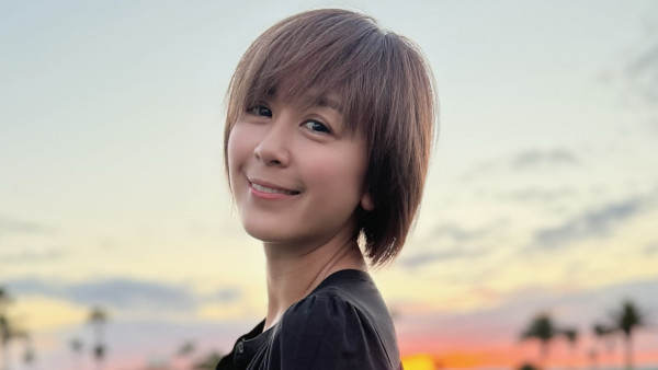 43歲唐寧最新近照驚現全頭白髮 昔日仙氣女神凍齡破功髮型令人震驚