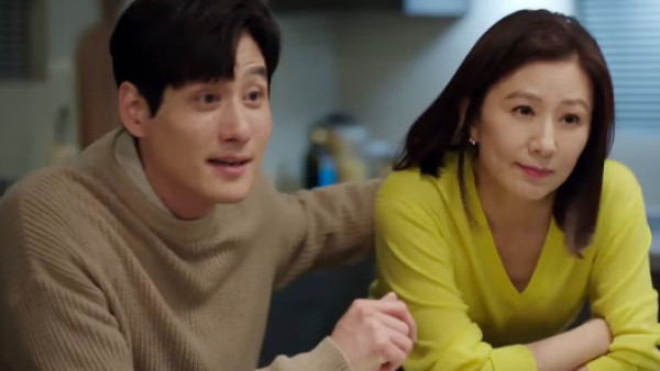 阿媽1原因堅持同已離婚親父二人旅行！曾因出軌拋妻棄子並已有新家庭！