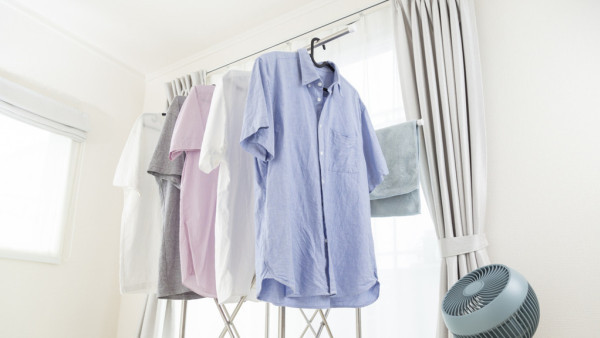 日本專家揭：超過1時間「唔晾衫」恐發臭！1招杜絕噏味、每年慳返200小時
