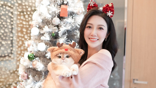 何依婷升呢貴婦豪晒愛馬仕聖誕樹！婚後變富貴人妻周身名牌