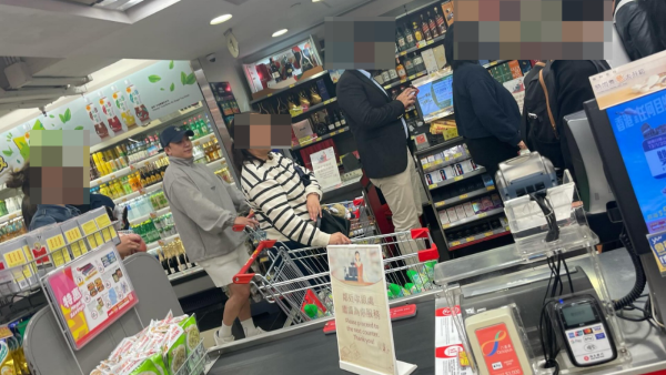 前BIGBANG成員勝利中環一拖三被野生捕獲 脹爆行超市被指撞樣洪永城？