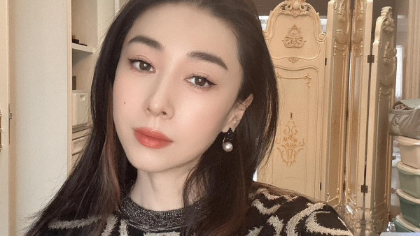 JJ賈曉晨6歲大女兒獲讚高顏值激似「芭比公主」精緻五官驚艷網民