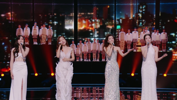 聲生不息｜李施嬅鍾柔美鍾楚曦麥嘉欣「四美合體」Yumi透視高衩純白晚裝上陣