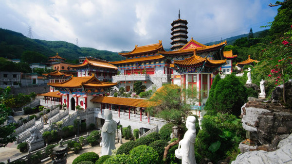 新年好去處2025｜15間香港寺廟推薦！黃大仙廟上「頭柱香」文武廟祈求事業順利