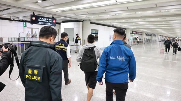 KK園區｜港男披露被禁錮KK園區慘況！日做17小時 被誘騙緬甸多次遭毒打！交贖金後順利返港！