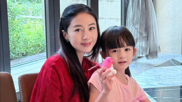 JJ賈曉晨兩女兒被指顏值差距大 7歲大女「混血芭比」美貌驚為天人