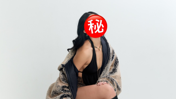 21歲「最狂野星二代」IG大曬性感相 雙手揸胸作風大膽震撼眼球 