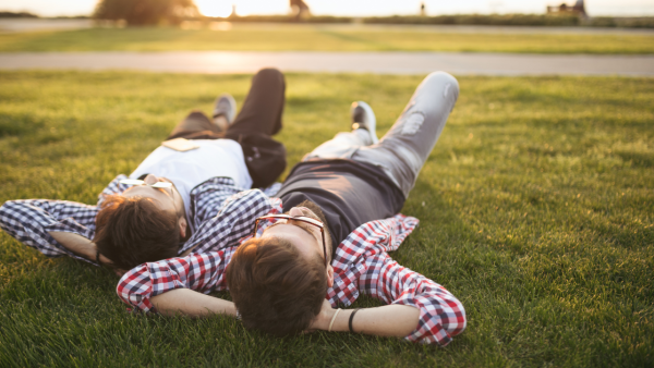 香港研究︱27%香港中學生自認「躺平」！女青揭年輕化趨勢及背後原因