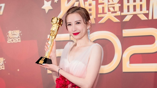 萬千星輝頒獎典禮2024｜龔嘉欣沉澱兩日後吐露視后心聲 IG撰千字文：都不是必然的