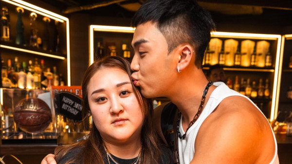 億萬駙馬伍富橋親爆與老婆相識經過 曾被封為富二代 婚後慘遭批食軟飯