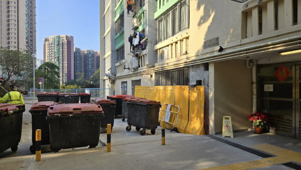 公共屋邨空格位改建住宅單位！鄰近垃圾站 街坊：行過咩都睇晒！房署咁回覆...