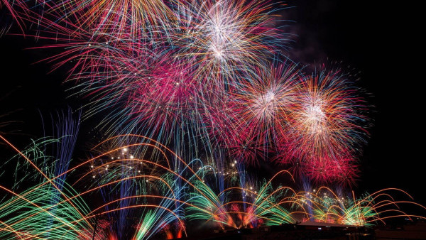 富士山花火大會4月登場！櫻花季下發放8000枚浪漫煙火