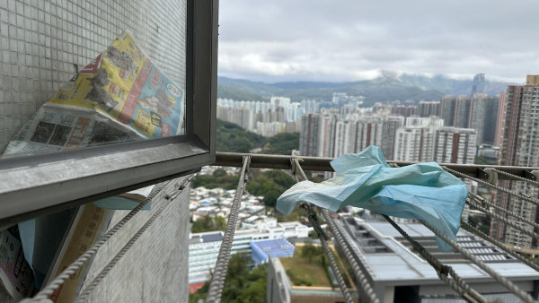 青衣公屋缺德住戶多次高空擲物 苦主慘呻：尿片針筒安全套都有