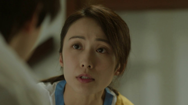 太陽星辰TVB｜37歲湯怡清純校服風紀Look登場 自揭「黑歷史」公開美白秘訣