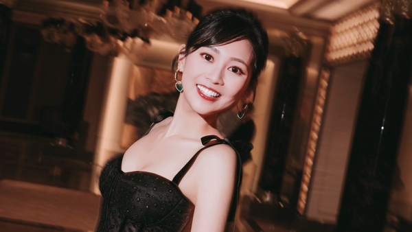 郭柏妍收大紮花疑似宣佈脫單有拖拍 冧爆「男友視角」洩蜜被網民識穿