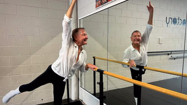 83歲老伯伯重拾夢想學芭蕾舞  不怕被笑勇敢追夢：我會堅持直至不能再跳