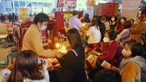 小紅書列香港5大「水魚消費」！打小人對家竟升職 港人共鳴：第1位最受氣