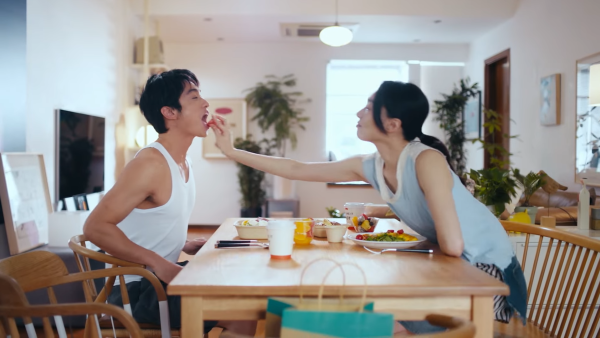 Deliveroo戶戶送5大廣告回顧！雲集影帝人馬及影壇金童玉女 攻港9年下月撤出